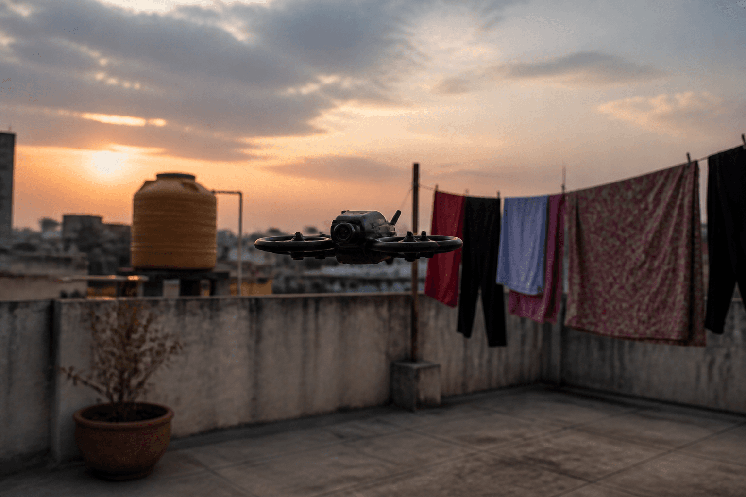 Flying in apartments and terraces in India, noise and neighbors