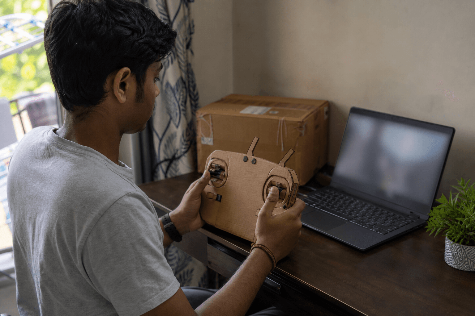 FPV radio for beginners India: Practice while the radio ships